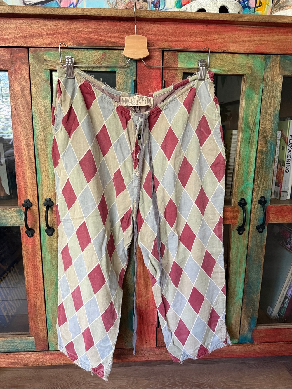 Magnolia Pearl Harlequin Diamond Sweatpants in Red, Cream & Gray